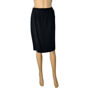 100% Silk Lined Black Straight Skirt Back Zipper Back Slit Size 8 Like New